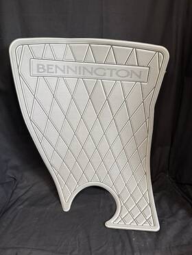 122bst-104hp Bennington Helm Mat