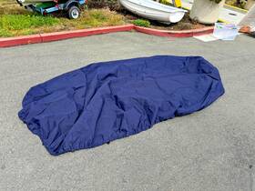335dl Novurania Inflatable Boat Cover. Model With No Bow Or Console Handrails