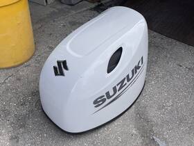 61401-99840-qtn Suzuki #61401-99840-qtn Used Df140 White Boat Engine Cover Good Condition