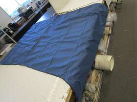 42420-07 Tracker Marine 2007 Fishin Barge 21 Bow Bimini Top Cover Navy Boat
