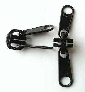 8vfdx Ykk #8 Black Zipper Sliders Vislon Set Of 2 For Molded Plastic Tape